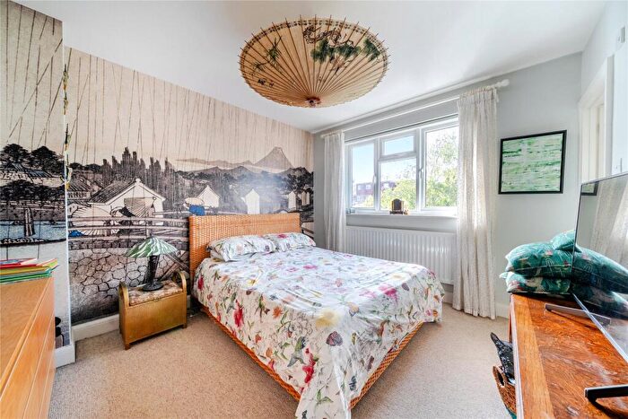 4 Bedroom Semi-Detached House For Sale In Domonic Drive, London, SE9