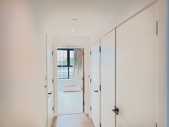 1 Bedroom Flat To Rent In New Tannery Way, London, SE1