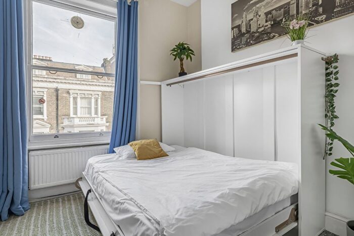1 Bedroom Flat To Rent In Castletown Road, London, W14