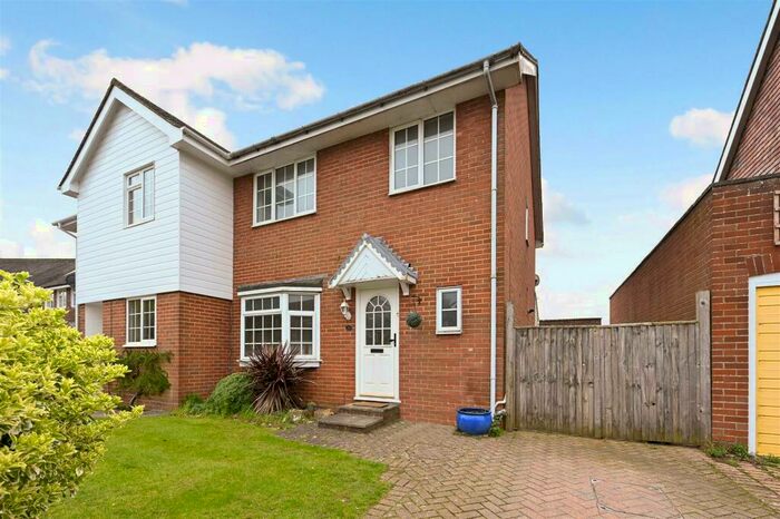 3 Bedroom Semi-Detached House To Rent In The Meadows, Walberton, BN18