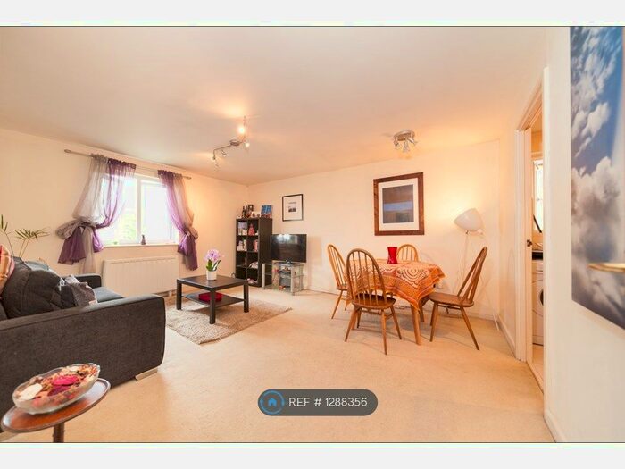 1 Bedroom Flat To Rent In Wenlock Gardens, London NW4