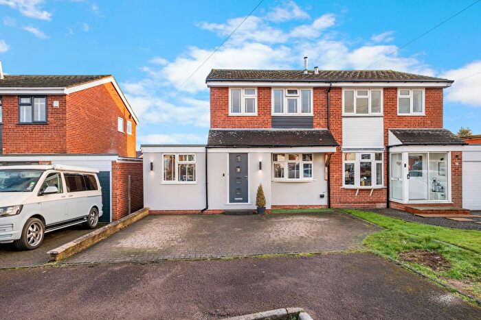 3 Bedroom Semi Detached House For Sale In Waltham Close, Bromsgrove, B61