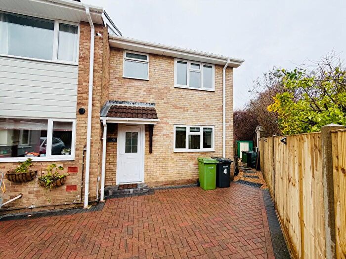 2 Bedroom Terraced House To Rent In Lake Farm Close, SO30