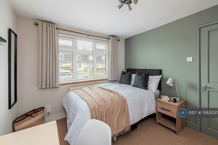 3 Bedroom Terraced House To Rent In Queens Drive, Bath, BA2