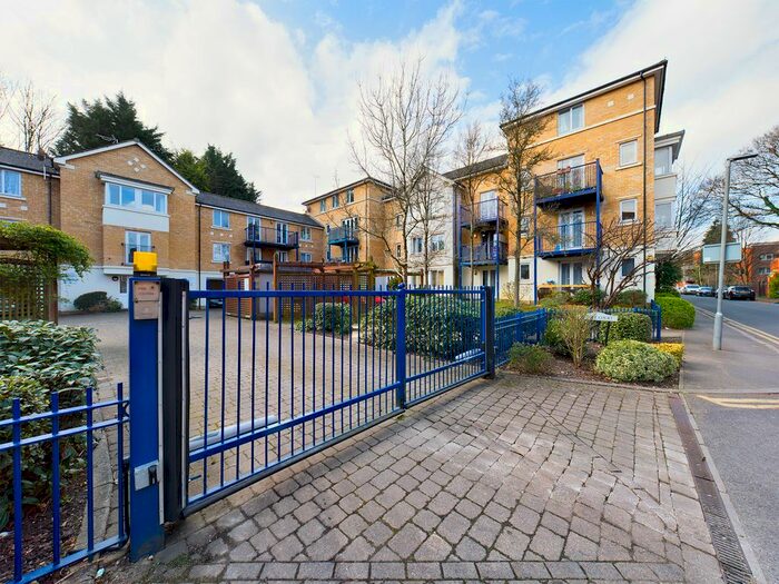 1 Bedroom Flat To Rent In West End Road, High Wycombe, HP11