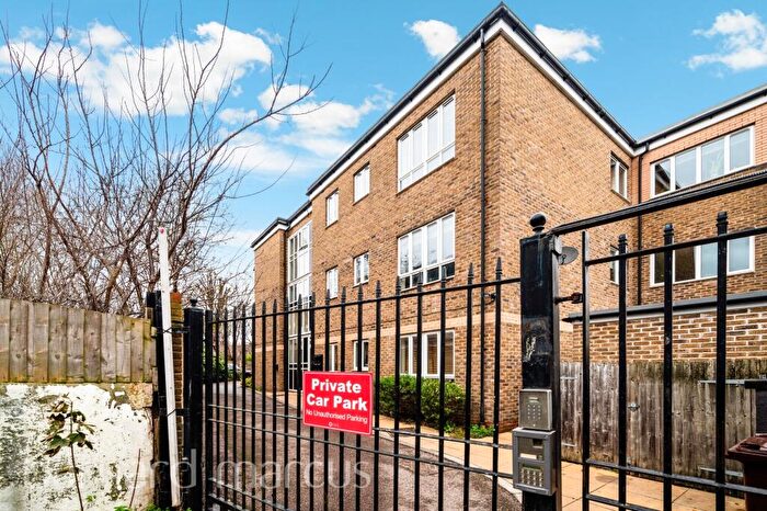 1 Bedroom Flat For Sale In Choumert Road, London, SE15