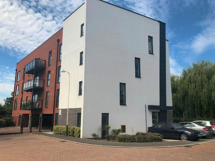 1 Bedroom Flat To Rent In Huntingdon Drive, Romford, RM3