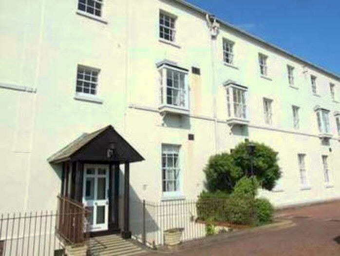 2 Bedroom Flat To Rent In Wellington Court - Weymouth, DT4