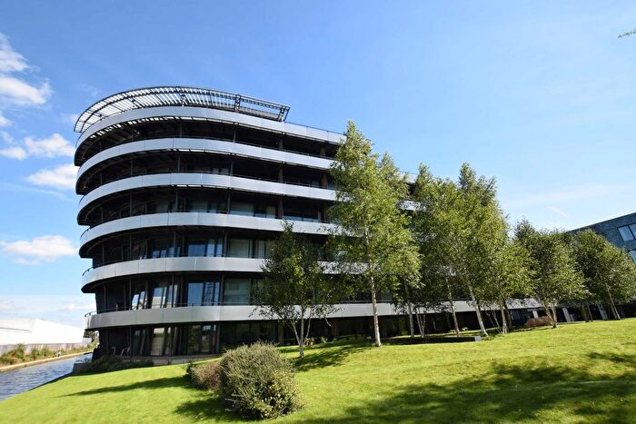 2 Bedroom Flat To Rent In Woodfield Road, Altrincham, Greater Manchester, WA14