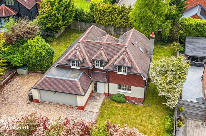4 Bedroom Detached House For Sale In Woods Lane, Cliddesden, Basingstoke, Hampshire, RG25