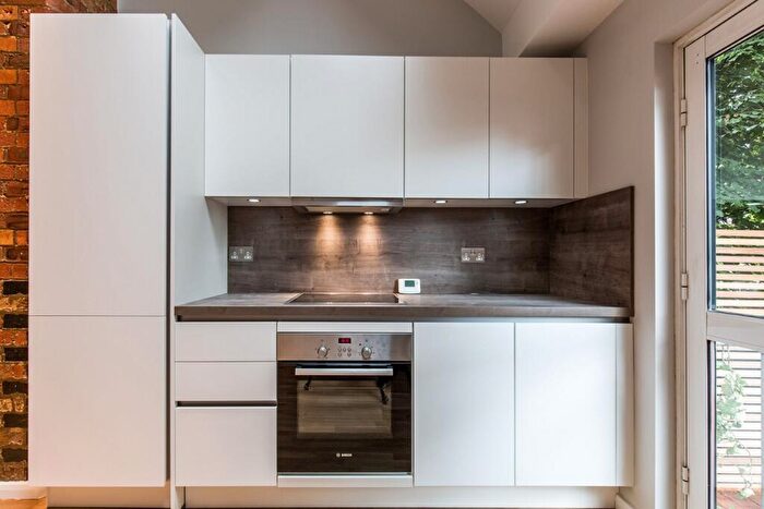 2 Bedroom Flat To Rent In Grove House - Tudor Grove, E9