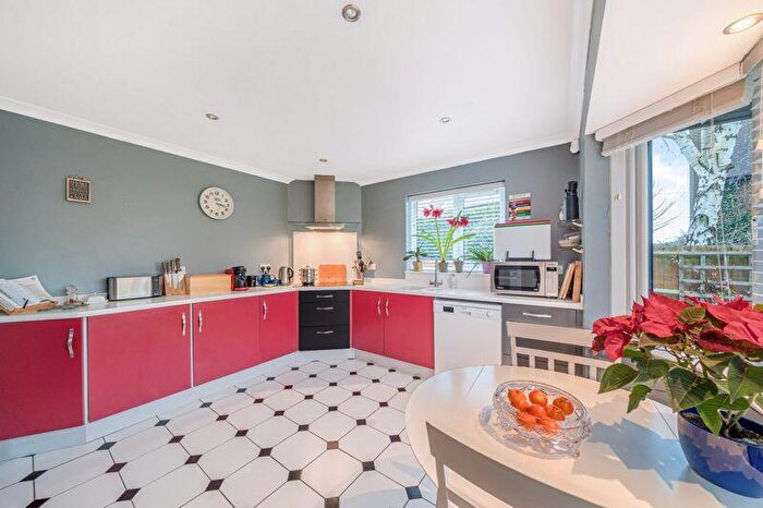 5 Bedroom Detached House For Sale In Panters Close, Nash, MK17
