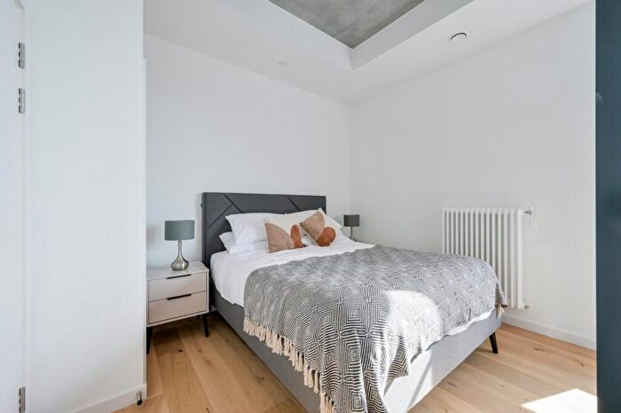 Apartment To Rent In Douglass Tower, Goodluck Hope, London, E14