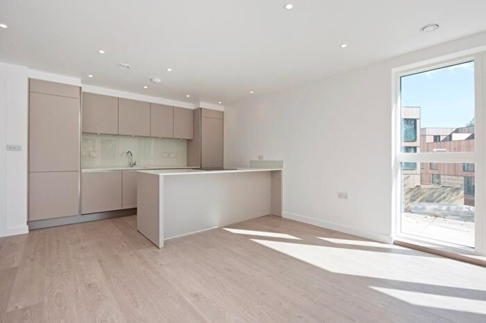 2 Bedroom Flat To Rent In Churchwood Gardens, Forest Hill, London, SE23