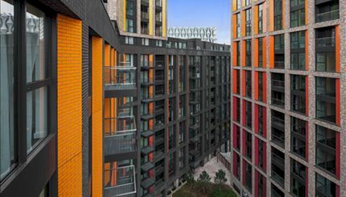 3 Bedroom Flat To Rent In Charles Clowes Walk, London, SW11
