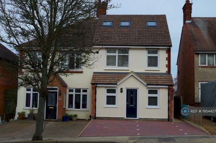 1 Bedroom Flat To Rent In Kingsley Road, Northampton, NN2