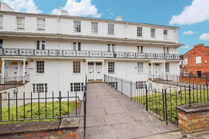 2 Bedroom Maisonette To Rent In Trinity Gardens, Bromham Road, Bedford, MK40