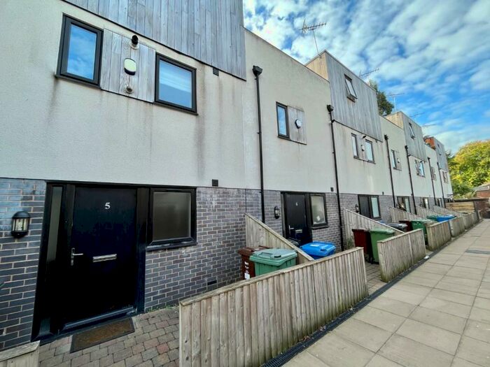 3 Bedroom Mews To Rent In Albion Mews, Clifton Road, Prestwich, M25