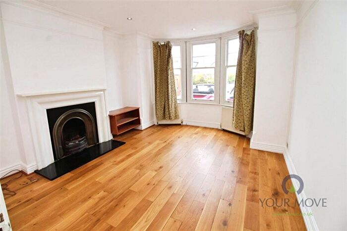4 Bedroom Semi-Detached House To Rent In Goldington Road, Bedford, Bedfordshire, MK40