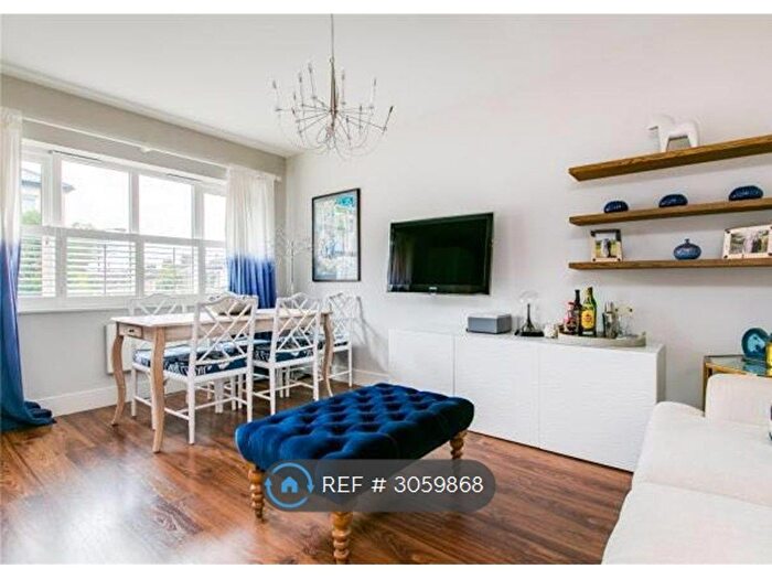 2 Bedroom Flat To Rent In Denning Mews, London, SW12
