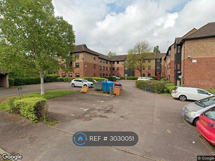 2 Bedroom Flat To Rent In Copperfields, Basildon, SS15