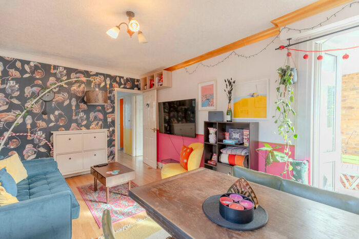 1 Bedroom Apartment To Rent In Arundel Grove, London, ., N16