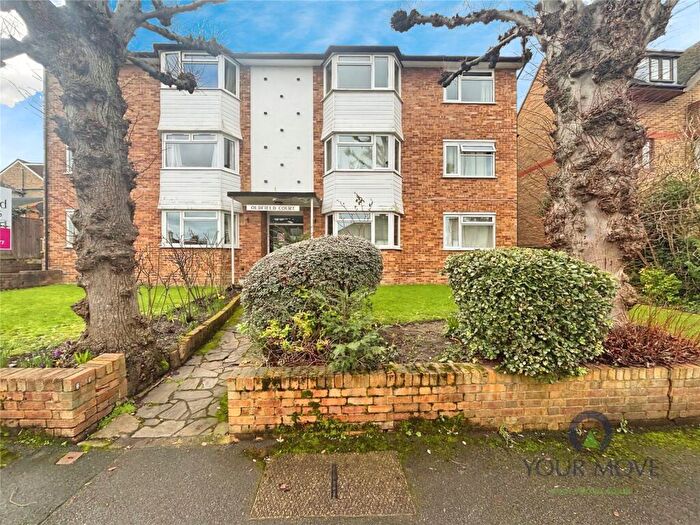 2 Bedroom Flat For Sale In Oldfield Court, Cranes Park Crescent, Surbiton, Kingston Upon Thames, KT5