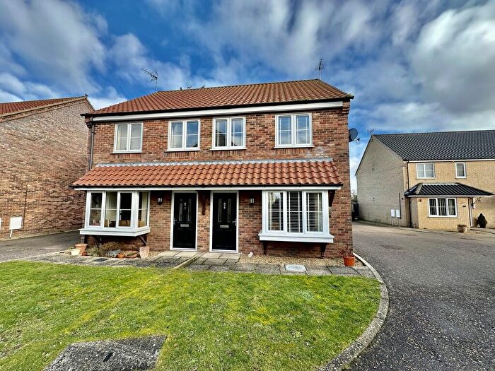 3 Bedroom Semi-Detached House To Rent In Wickfield Close, Blundeston, Lowestoft, NR32