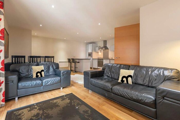 2 Bedroom Apartment To Rent In Canal Wharf, Waterfront Walk, Birmingham, B1