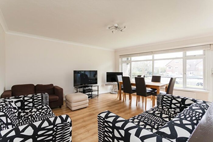 3 Bedroom Flat To Rent In Merryfield Gardens, Stanmore, Greater London, HA7