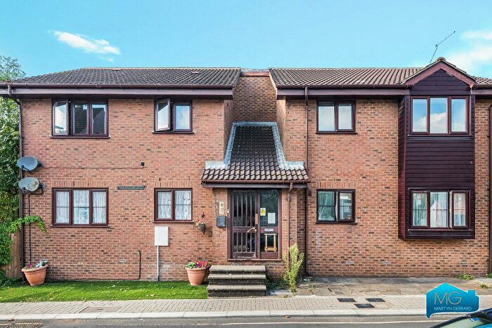 1 Bedroom Flat To Rent In Dorchester Court, Cricklewood, London, NW2