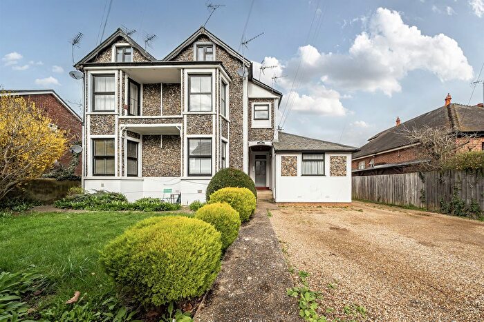 1 Bedroom Studio For Sale In Ray Park Road, Maidenhead, SL6