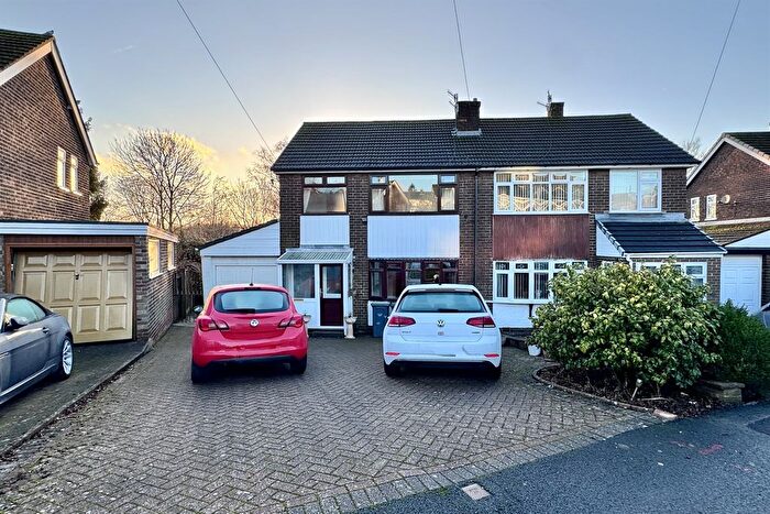 3 Bedroom Semi Detached House For Sale In Oakfield Road, Hadfield, Glossop, SK13