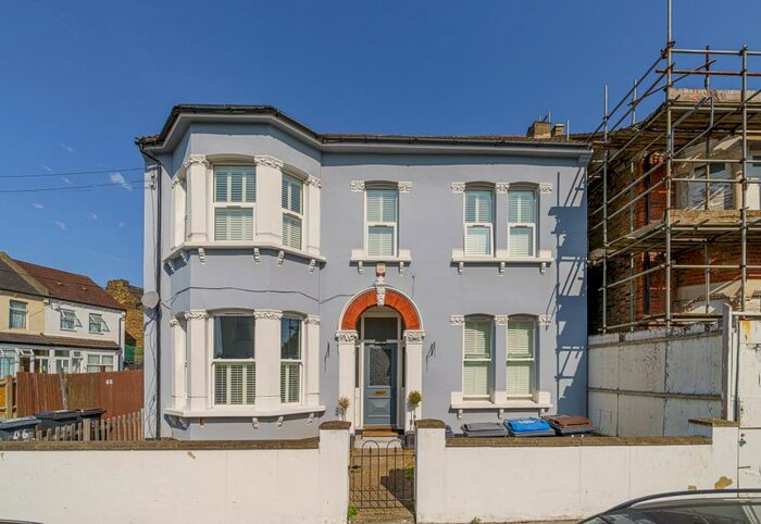 2 Bedroom Maisonette To Rent In Balfour Road, London, SE25