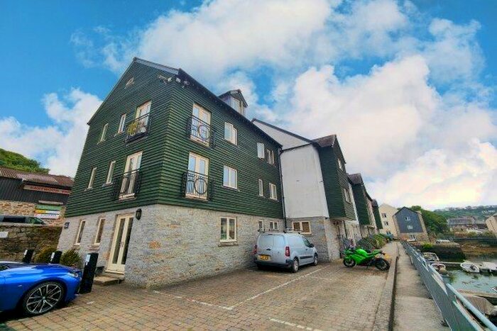 1 Bedroom Flat To Rent In Eastwood Road, Penryn, TR10