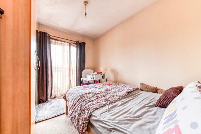 2 Bedroom Apartment For Sale In Whitstable Place, Croydon, CR0