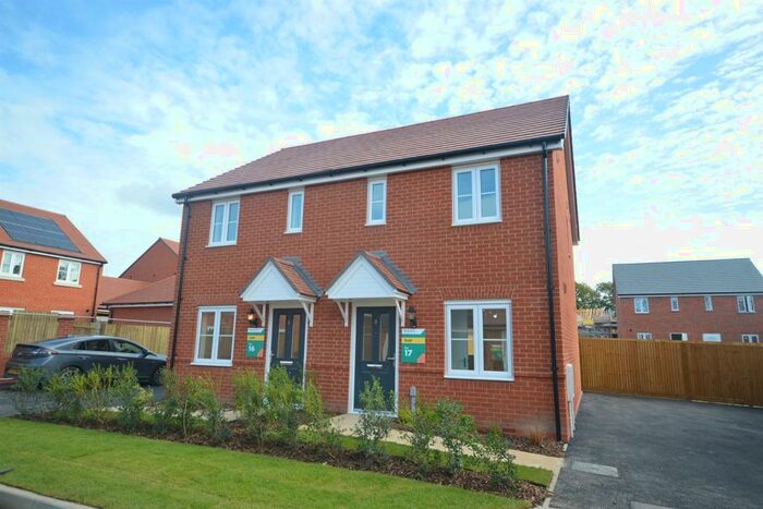 2 Bedroom Semi-Detached House To Rent In Freesia Way, Worthing, BN13