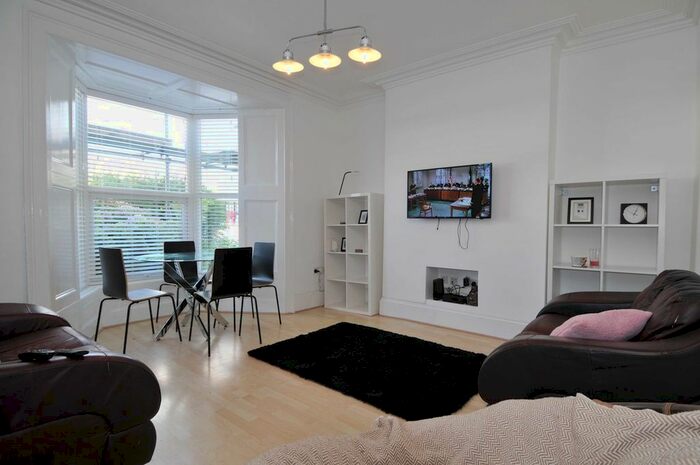 4 Bedroom Terraced House To Rent In Cheltenham Place, Plymouth, PL4