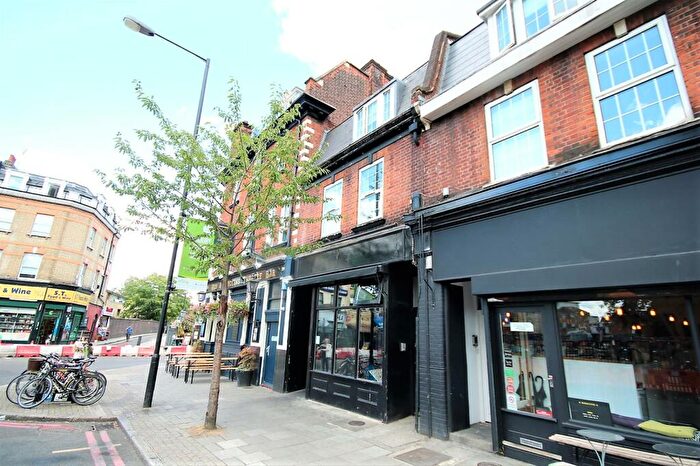 2 Bedroom Flat To Rent In Canonbury Road, Islington, N1