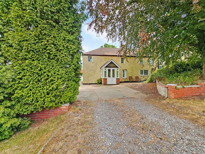 4 Bedroom Semi-Detached House For Sale In Lingwood Lane, Woodborough, Nottingham, NG14
