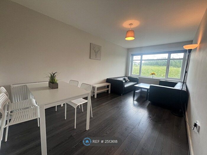 4 Bedroom Maisonette To Rent In Hmo Wester Common Road, Glasgow, G22