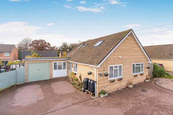 5 Bedroom Detached Bungalow For Sale In Riley Drive, Banbury, OX16