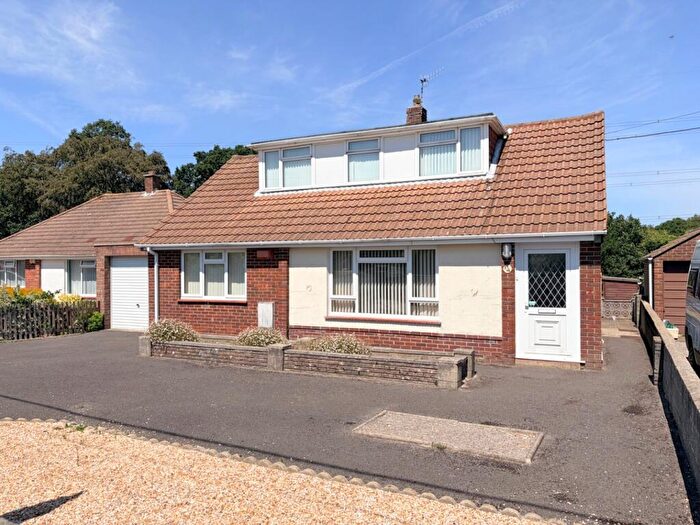 4 Bedroom Chalet For Sale In Newlands Copse, Blackfield, Southampton, Hampshire, SO45