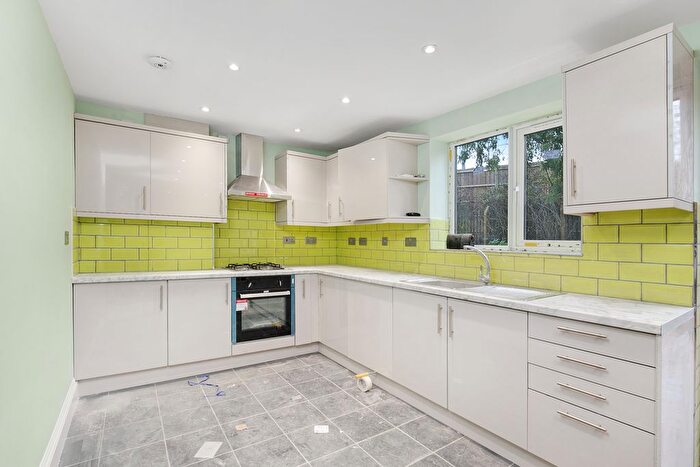 5 Bedroom Detached House To Rent In Moyne Place, London, NW10