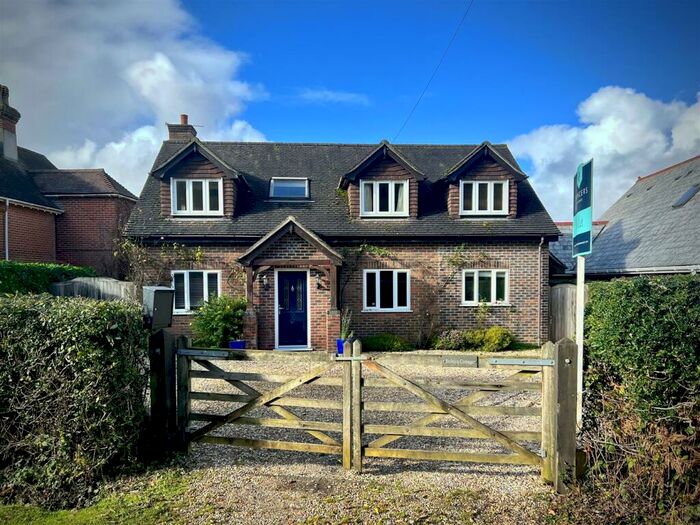 5 Bedroom Detached House To Rent In Forest Road, Nomansland, Salisbury, SP5