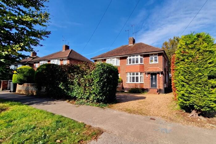 2 Bedroom Maisonette To Rent In Woking, Surrey, GU22