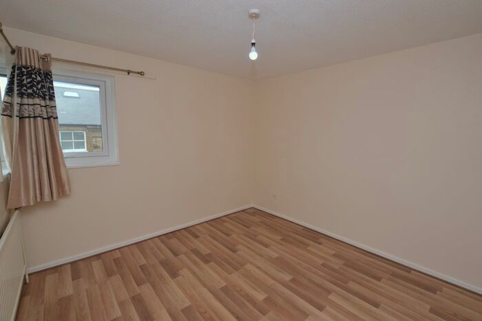 1 Bedroom Flat To Rent In Magdalene Close, London, SE15