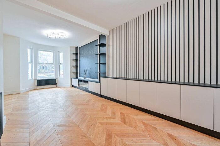 5 Bedroom Terraced House For Sale In Browning Street, Elephant And Castle, London, SE17