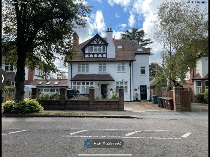 3 Bedroom Flat To Rent In Wentworth, Bushey, WD23