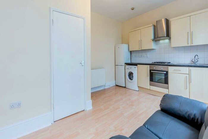 2 Bedroom Flat To Rent In Holloway Road, Archway, N19